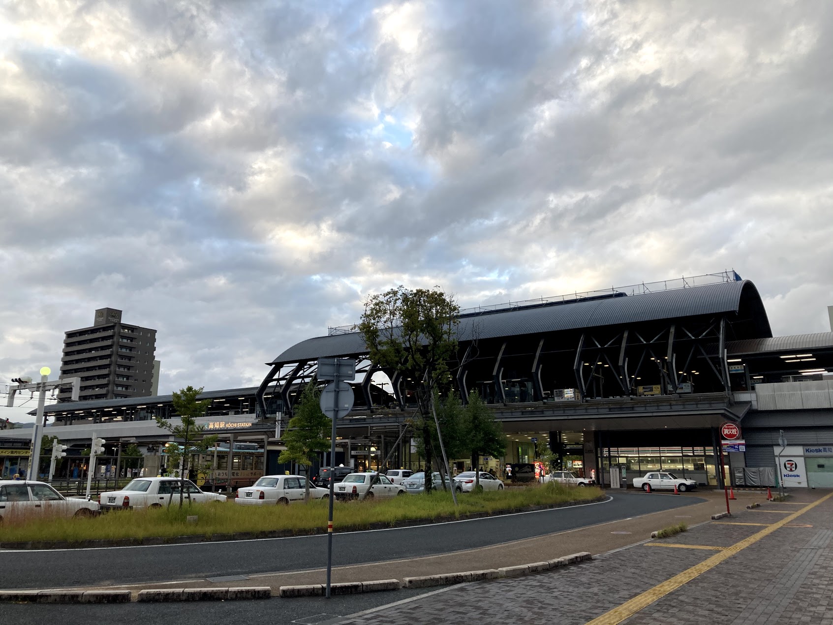 高知駅南口
